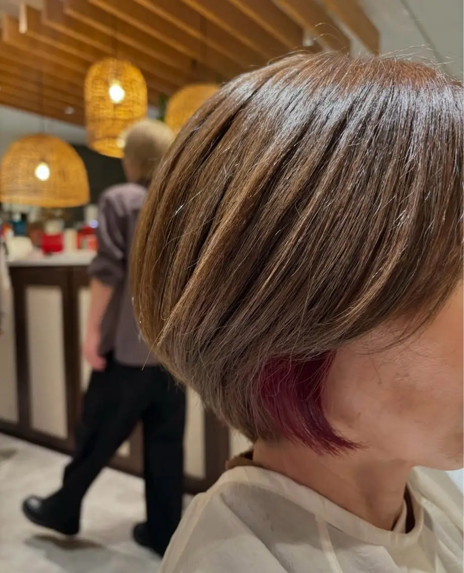 ショート カラー ヘアアレンジ イヤリングカラー グレージュ レッドカラー COSTAEST加藤 まり子🪴のヘアスタイル