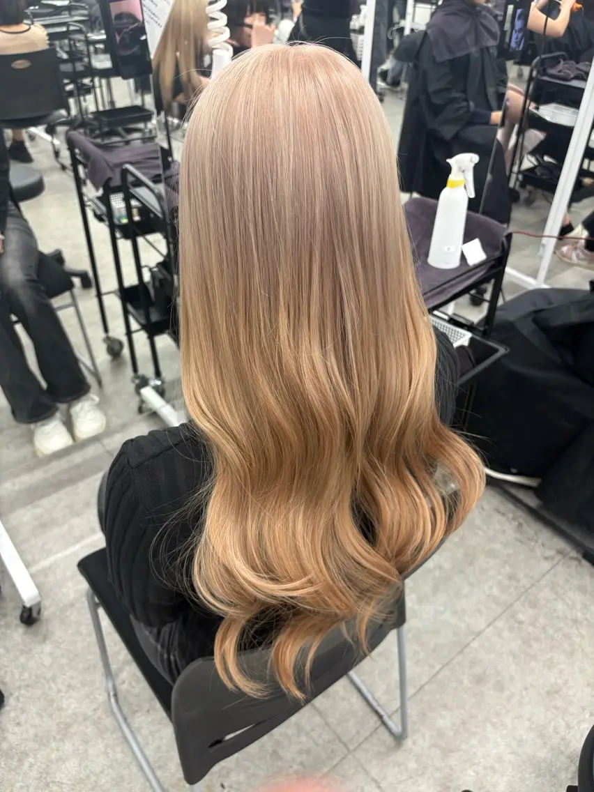 ロング カラー ヘアカラー 野口 楓華のヘアスタイル