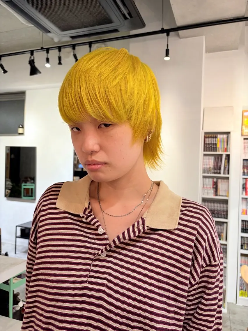 ショート ヘアカラー アワタケ リンのヘアスタイル