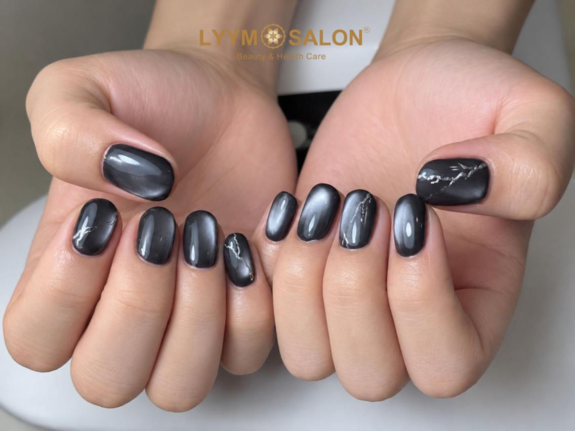 ネイル マグネットネイル シルバー シンプルネイル ハンドネイル ハンドケア LYYM Salon ユキのネイルデザイン