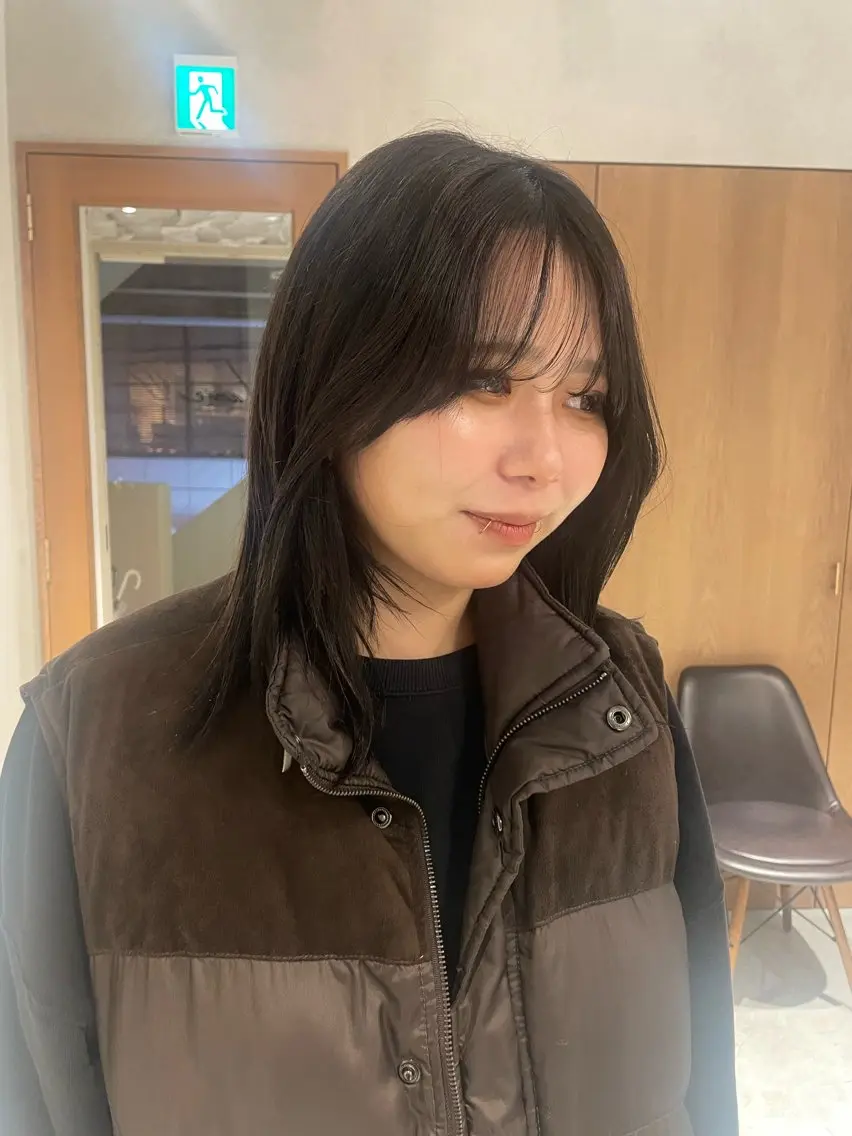 ミディアム カラー ブラウンカラー 透明感カラー 卒業式のヘアスタイル ヘアカラー トリートメント mei|顔まわり ×透明感カラーのヘアスタイル