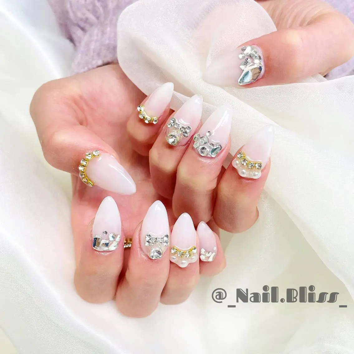 ネイル ホワイト ハンドネイル NAIL BLISSのネイルデザイン