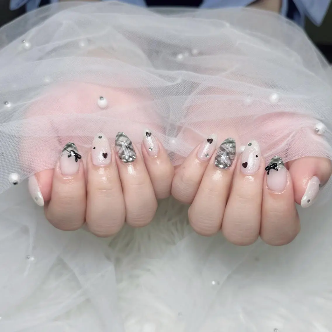 ネイル PEEKABOO 旧:momo京橋のネイルデザイン