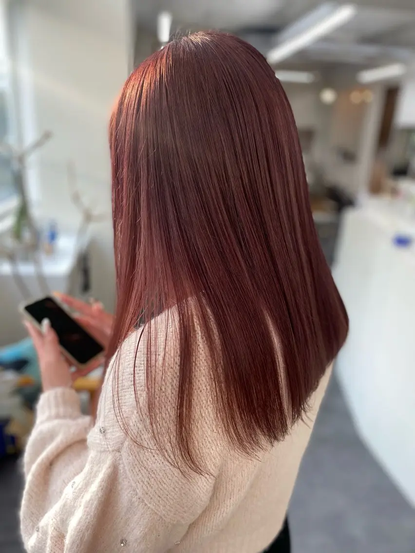 カラー ベージュカラー ブリーチ ピンクカラー ピンクベージュ 黒木 千晴のヘアスタイル