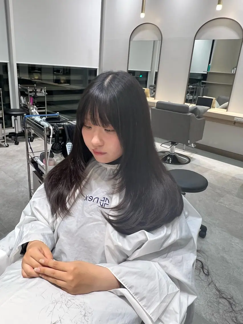 ロング 顔まわりレイヤー 顔周りカット レイヤーカット ロング メンズ/レイヤーショ ート/似合わせ特化のヘアスタイル