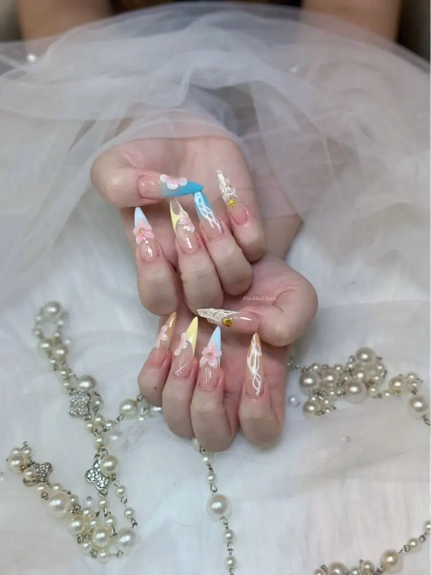 ネイル ハンドネイル HANA 長さだしのネイルデザイン