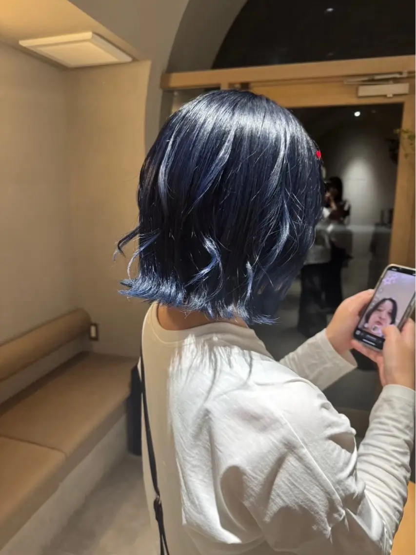 ミディアム カラー ブルーカラー ネイビーカラー 松本 夢叶のヘアスタイル