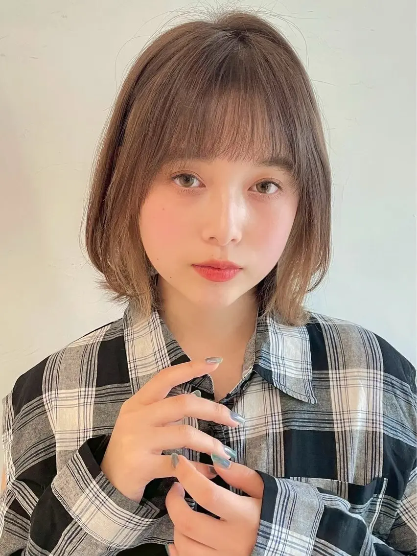 ミディアム 米澤 由衣のヘアスタイル