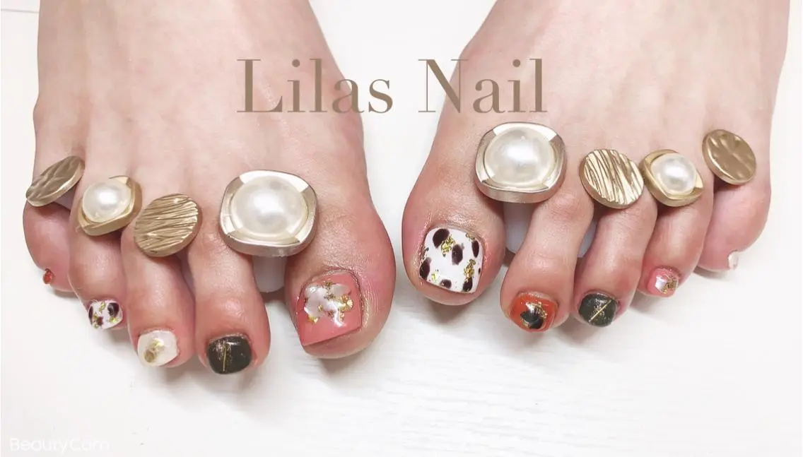 ネイル アニマル柄 フットネイル ハート ニュアンスネイル 夏ネイル Lilas Nailのネイルデザイン