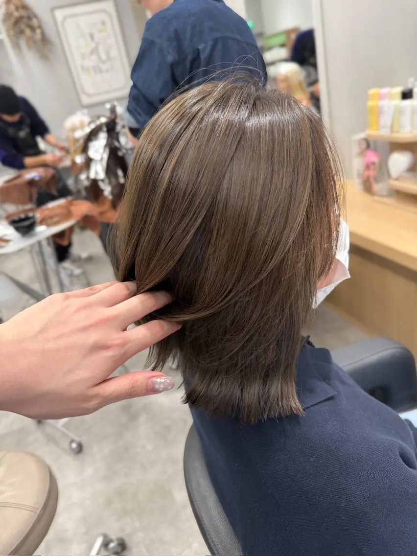 ミディアム カラー 透明感カラー ハイライトカラー ハイライト カット ヘアカラー 巻ける髪質改善🫧ハ イライト/永田汰伊智のヘアスタイル