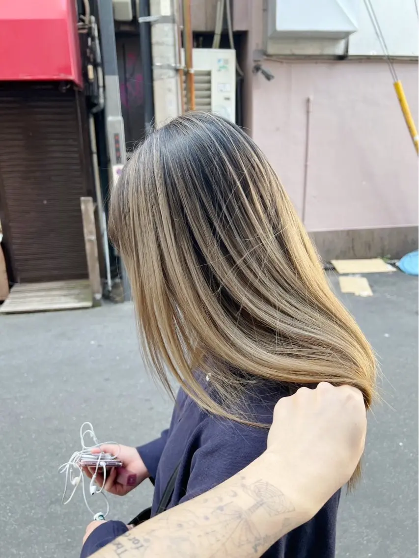 セミロング カラー バレイヤージュ ベージュカラー ホワイトベージュ レイヤーカット 指名数No.1 /NAOYAのヘアスタイル
