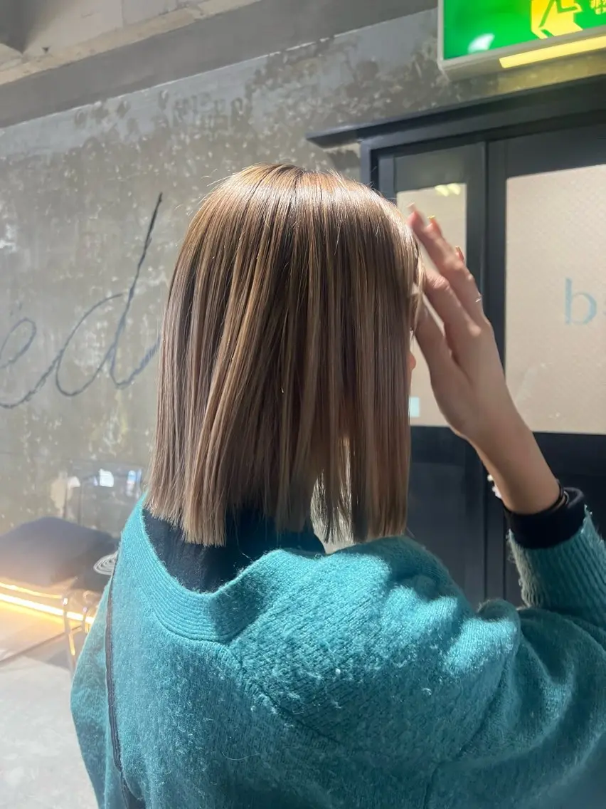 ショート カラー ハイトーンカラー 美髪矯正/シークレッ トハイライト🤍りさのヘアスタイル