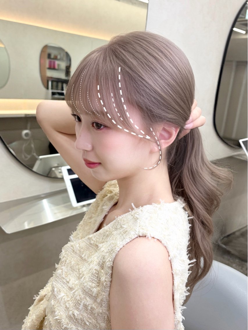 ロング カラー ブリーチ グレージュ ミルクティーグレージュ 顔周りカット ヘアカラー トリートメント Rio🎀ブリーチ なし透明感♡顔周り♡のヘアスタイル