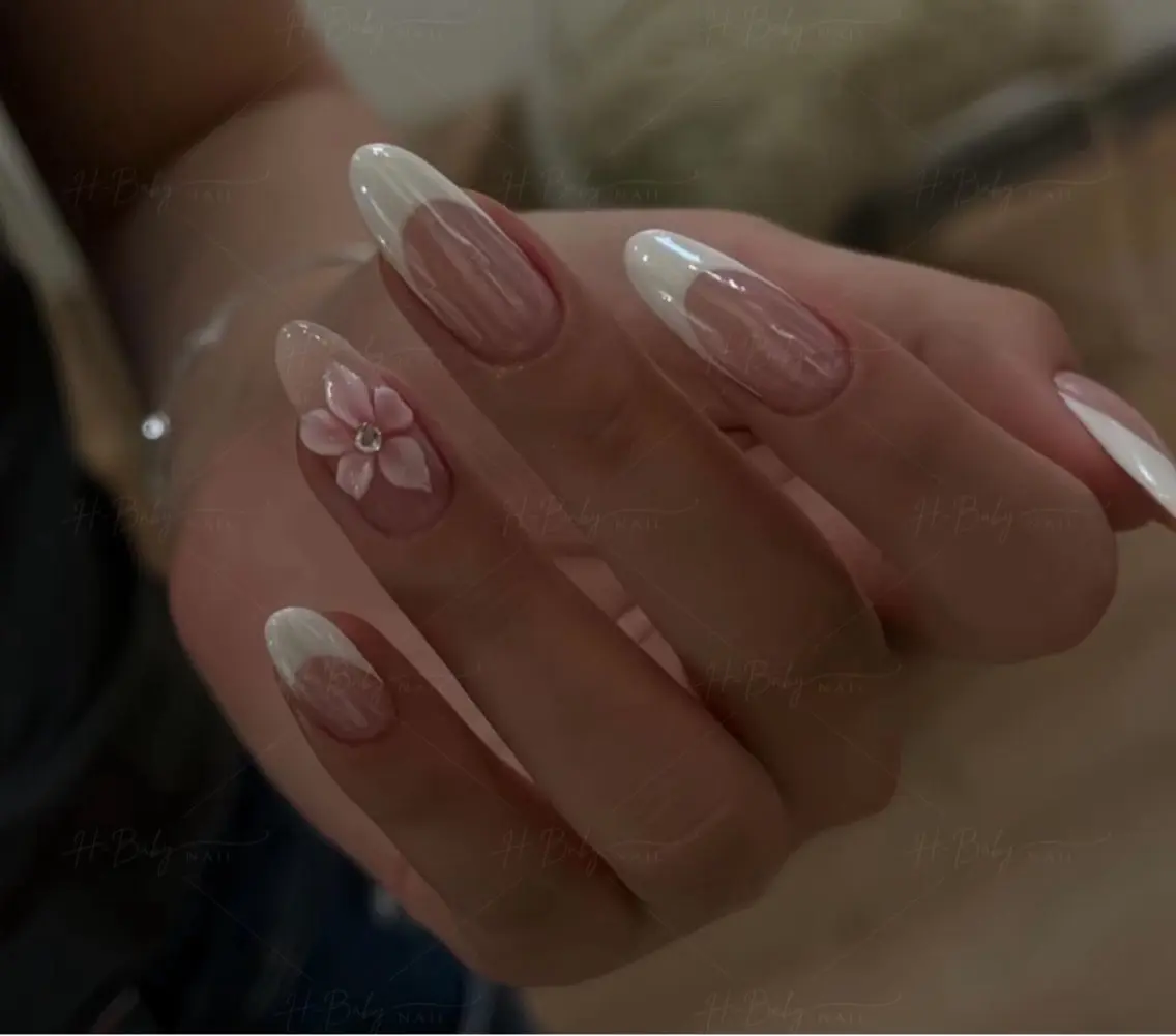 ネイル フレンチネイル ジェルネイル ハロウィン キラキラネイル 韓国ネイル H.baby Nail Salonのネイルデザイン