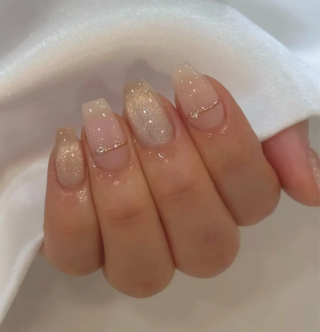 ネイル アートネイル オーロラネイル チークネイル フレンチネイル ガラスフレンチ ハンドネイル 🎀YooLi Nail salonのネイルデザイン