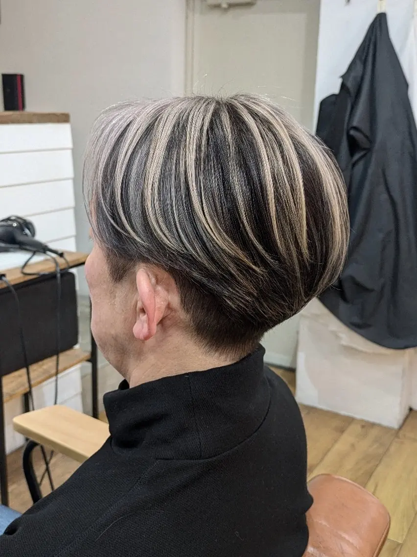 ショート メンズ カラー メンズブリーチ メンズハイライト ベージュカラー ブリーチ ブラウンカラー 奥田 誠司のヘアスタイル