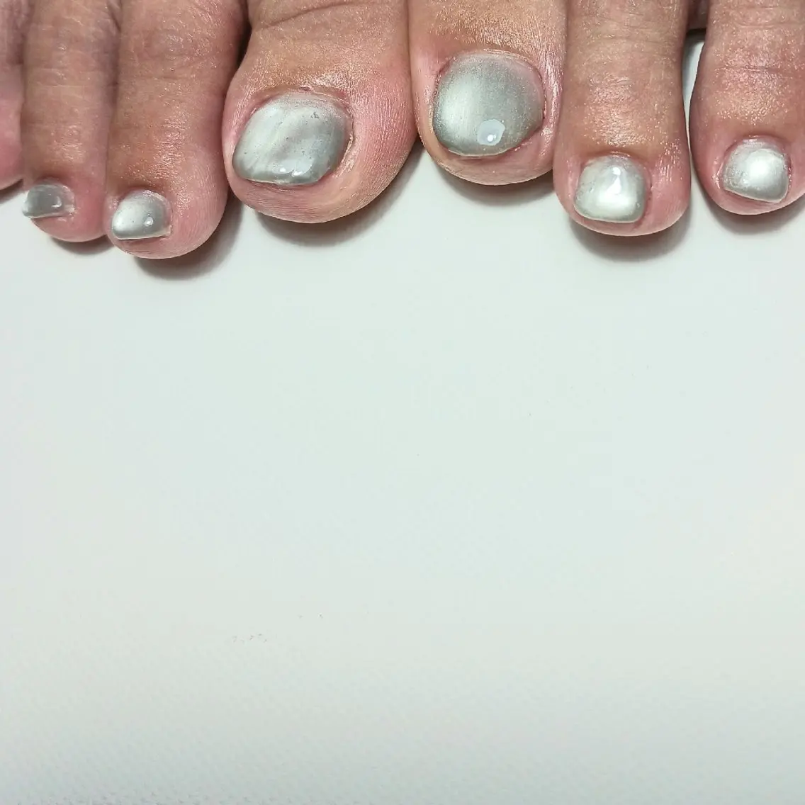 ネイル フットネイル ジェルネイル マグネットネイル 持ち込み シルバー フットネイル owlnail /持込みデザイン専門のネイルデザイン