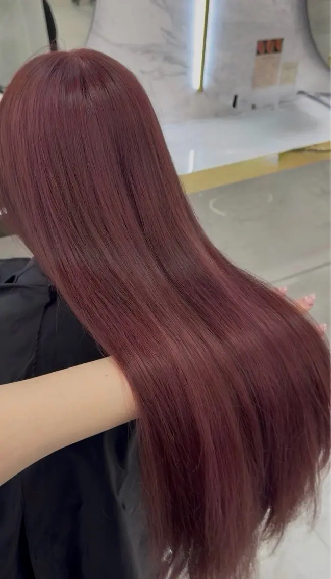カラー ケアカラー 透明感カラー ピンクカラー ローズカラー 髪質改善 ヘアカラー aku💞韓国風🩷 ピンクカラー🎀🩷のヘアスタイル