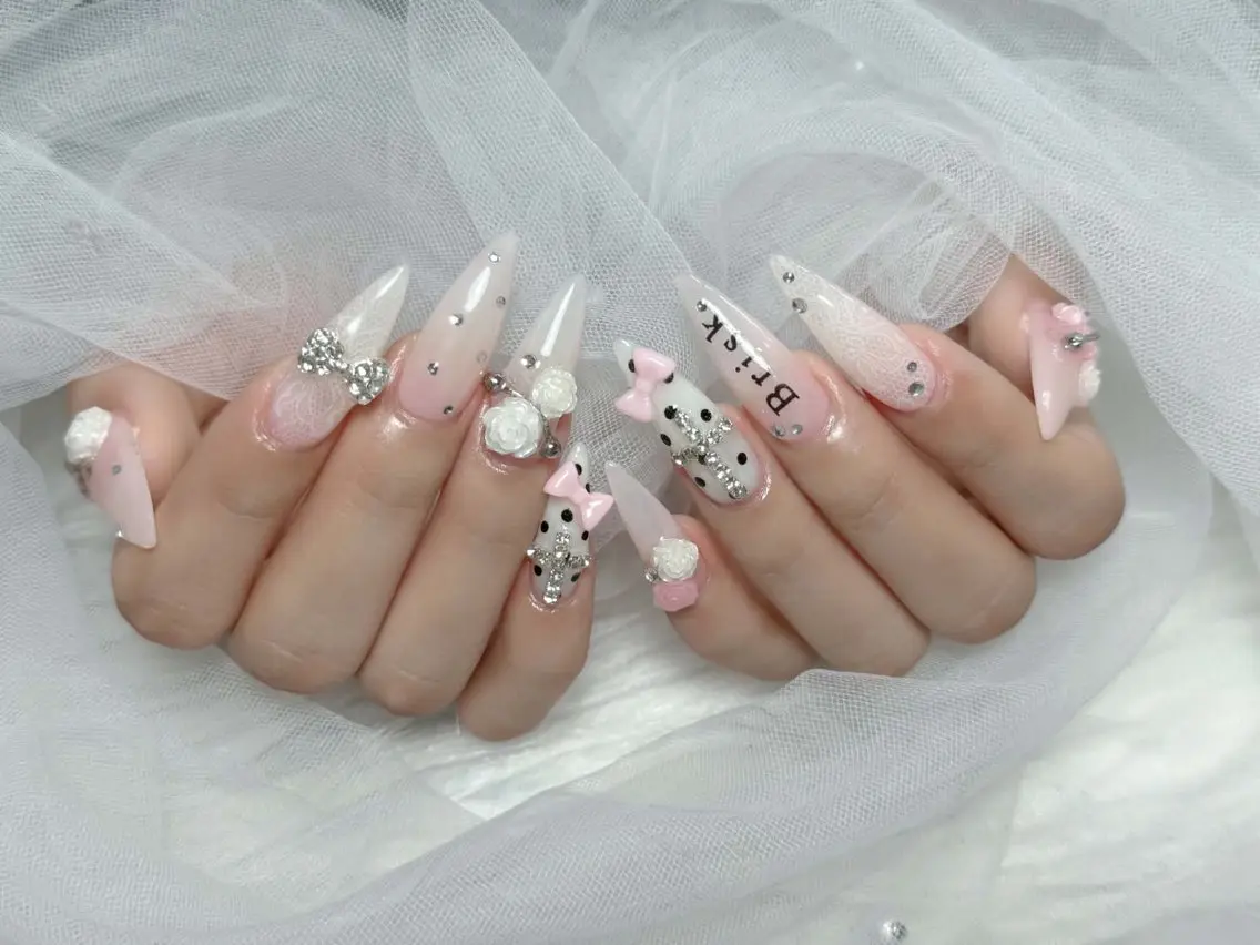 ネイル アートネイル 長さ出し ジェルネイル 韓国ネイル マグネットネイル ハンドネイル Cloudy Chan Nailのネイルデザイン