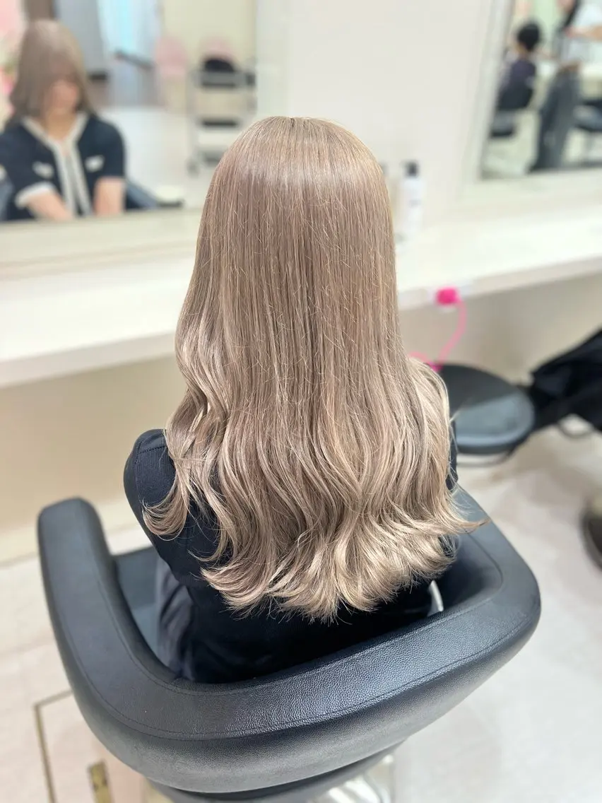 ロング カラー ヘアアレンジ 韓国レイヤー&ピンク 艶髪🩶maikoのヘアスタイル