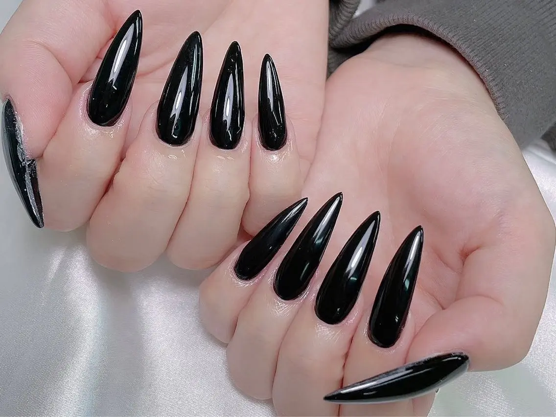 ネイル ハンドネイル Dark honey スカルプ専門原宿店のネイルデザイン