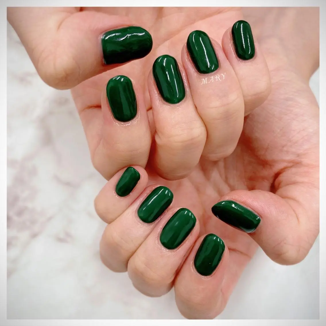 ネイル グリーン ニュアンスネイル ワンカラーネイル シンプルネイル ハンドネイル Mary nail .narumiのネイルデザイン