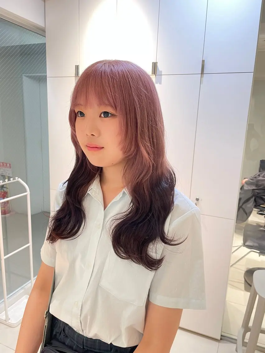 ロング カラー ヘアアレンジ ブラウンカラー ピンクカラー レッドカラー レッドブラウン ホワイトピンク ヘアカラー トリートメント ヘッドスパ ヘアセット 艶髪✨寒色カラー✨ 翁長孝輔のヘアスタイル