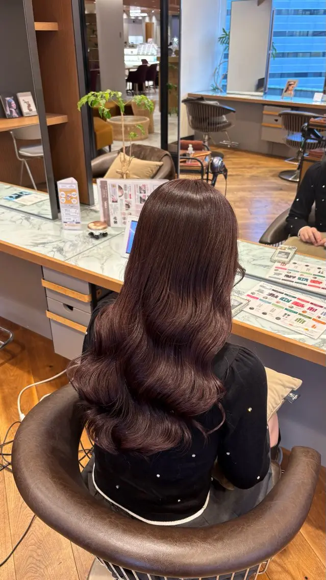 ロング カラー ヘアカラー 佐藤 帆桃のヘアスタイル