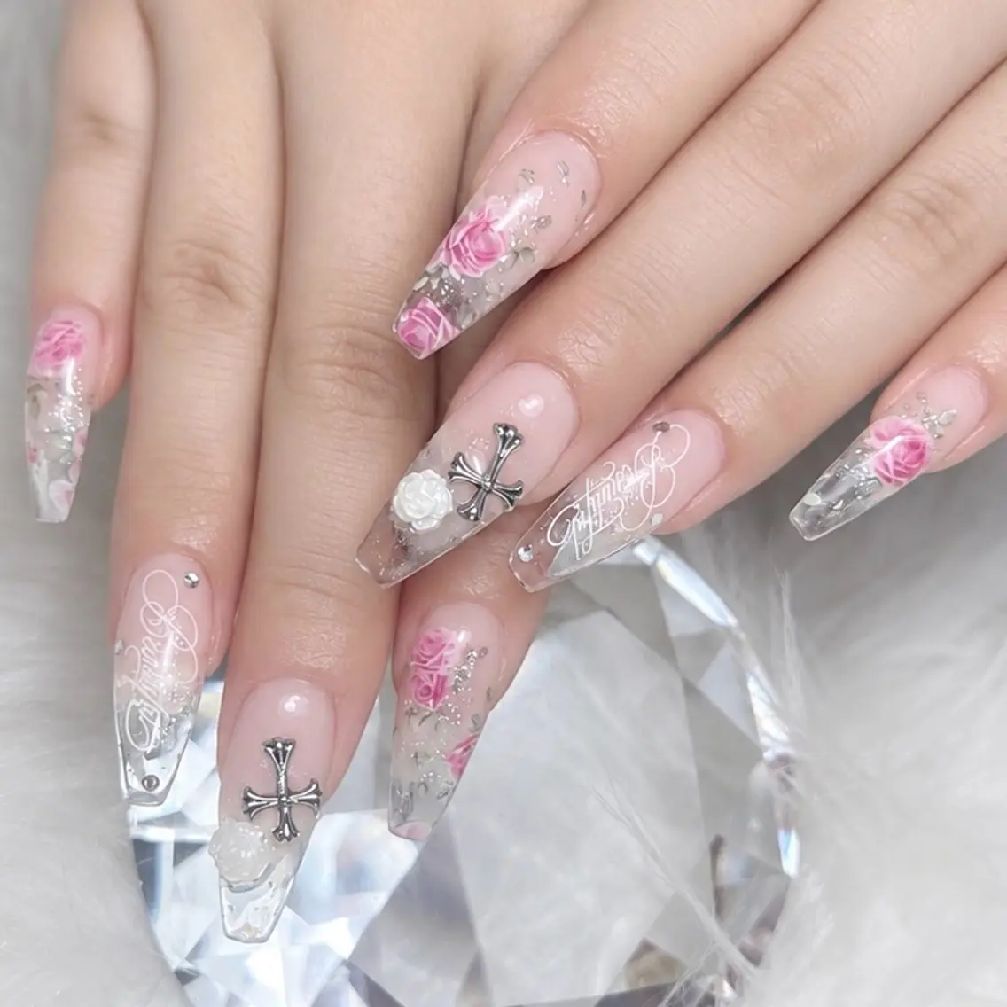 ネイル ハンドネイル miku 🦋nailのネイルデザイン