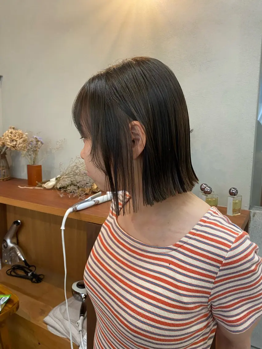 ミディアム カラー ボブ 外ハネヘア NIKO/名古屋/ 髪質改善/艶髪のヘアスタイル