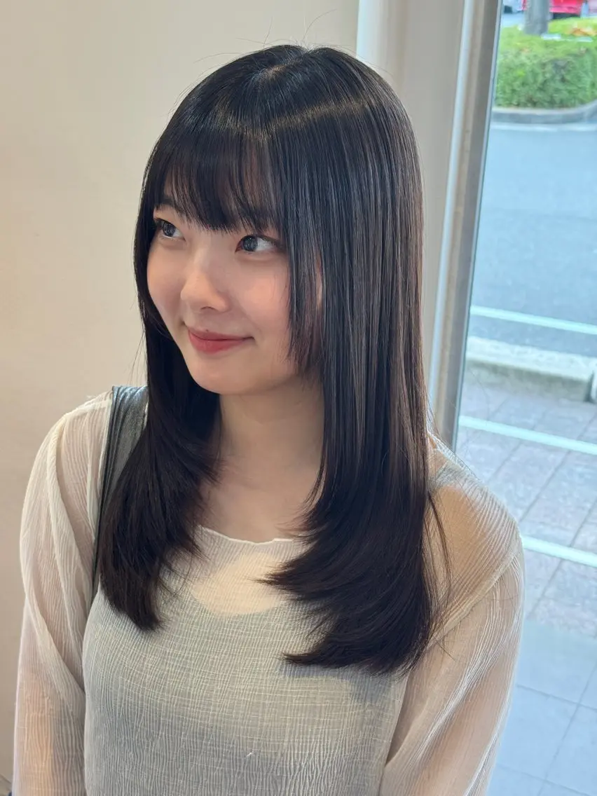セミロング カット 縮毛矯正 トリートメント 💎髪質改善💎艶髪 💎ブリーチ💎津村のヘアスタイル