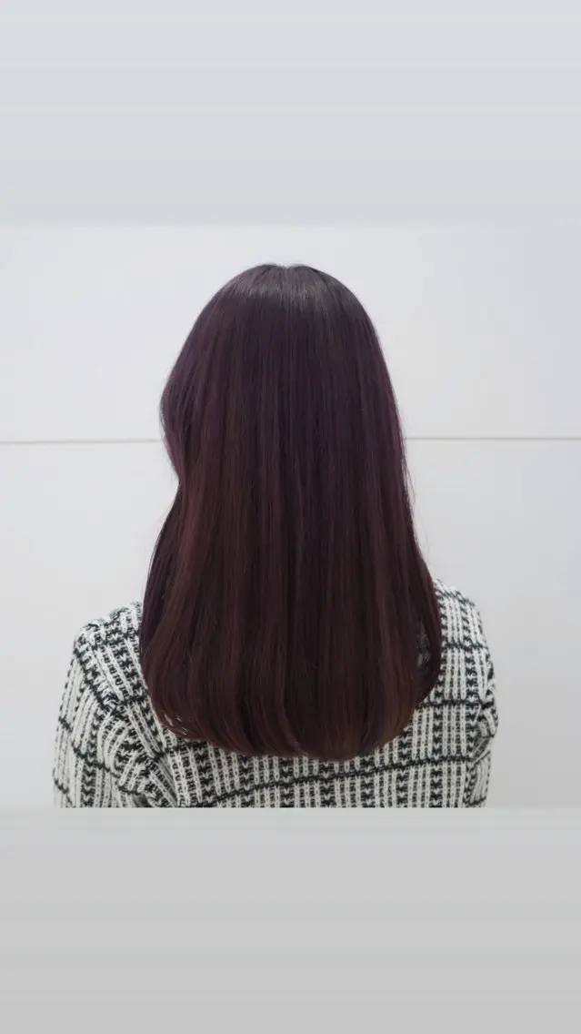 ロング カラー 飯田 優花ミディアム/ボブのヘアスタイル