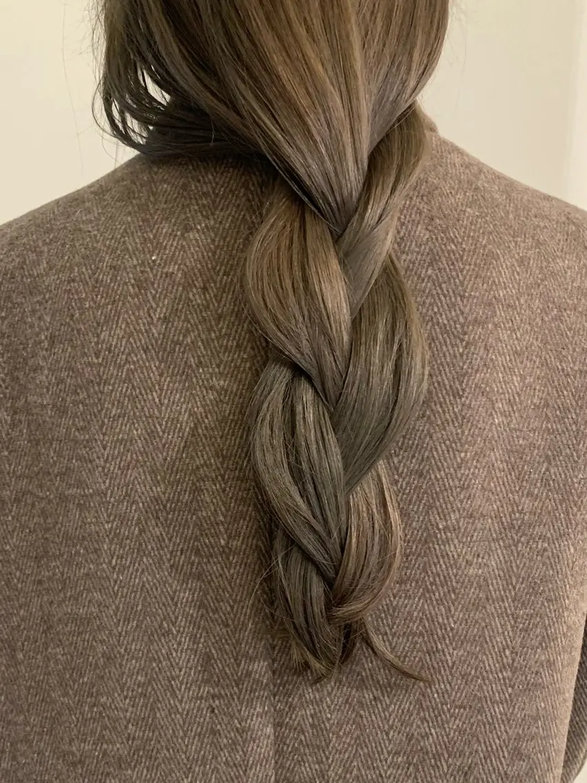 ロング カラー ベージュカラー ブリーチ ダブルカラー ブリーチなしカラー オリーブベージュ ヘアカラー 落合希 Olivebeigeのヘアスタイル