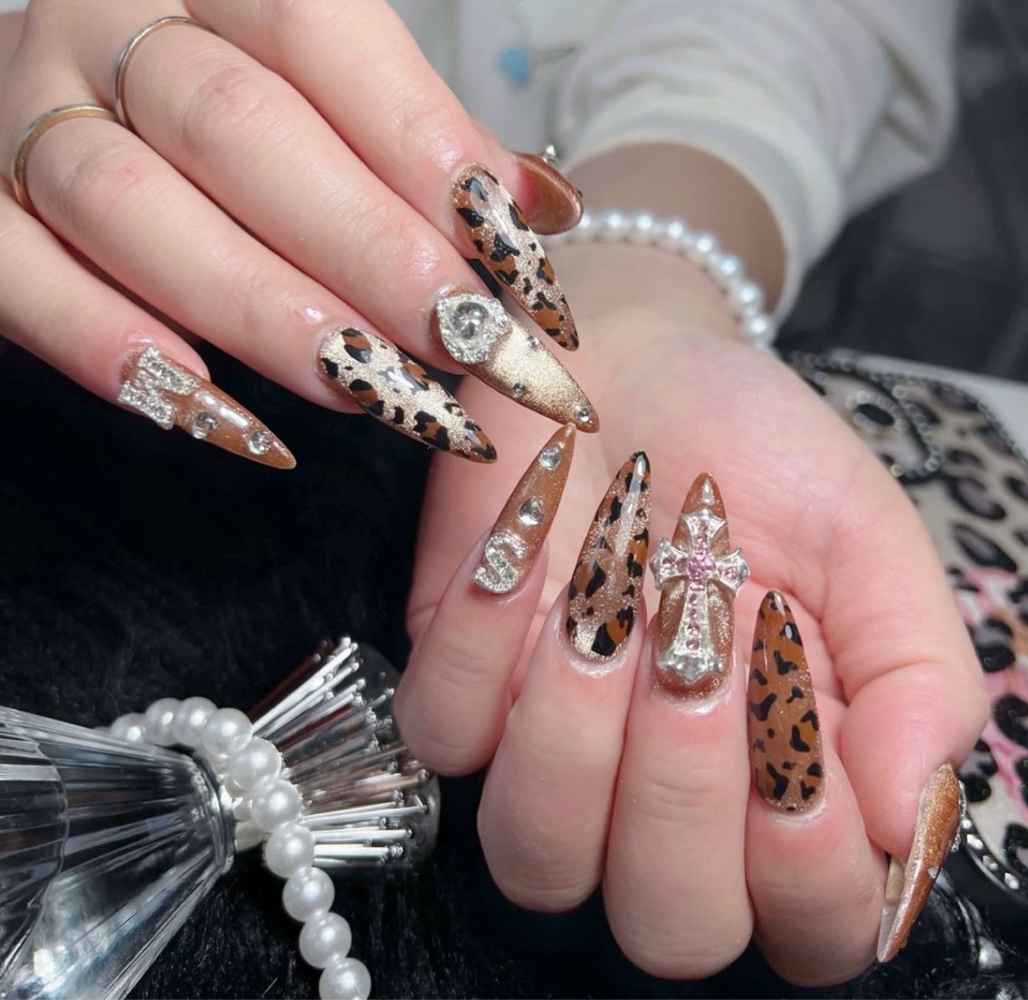 ネイル アートネイル ボルドー フレンチネイル ジェルネイル 氷ネイル・うるうるネイル ハンドネイル Julie NailSalonのネイルデザイン
