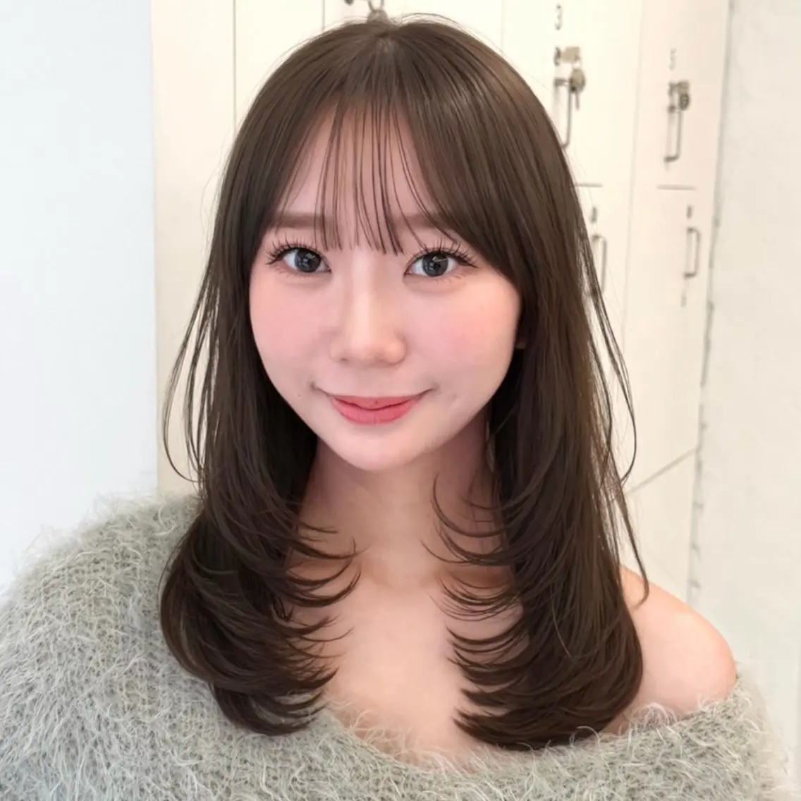ミディアム カラー 透明感カラー レイヤーカット mei / レイヤー 顔まわり 🤍のヘアスタイル