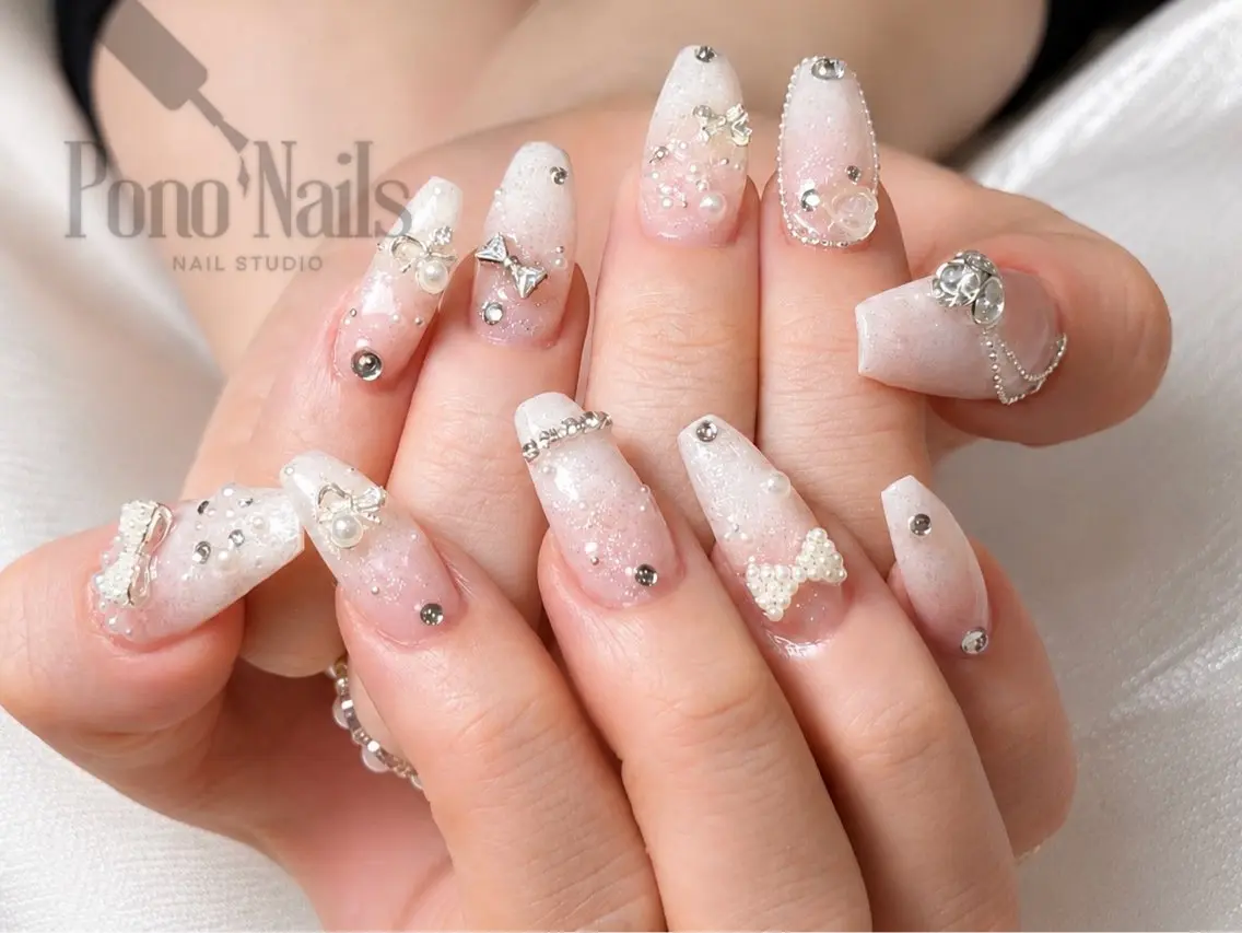 ミディアム Pono  Nailsのネイルデザイン