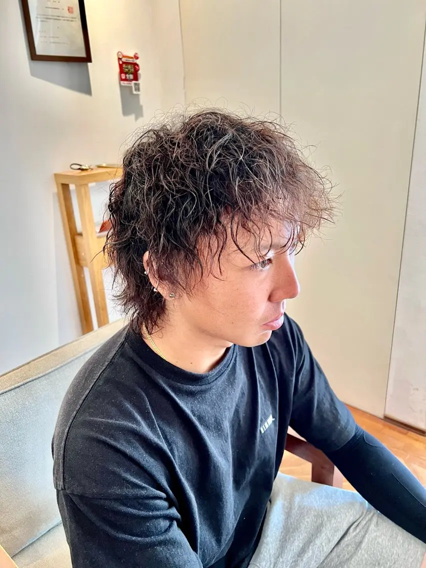 ショート パーマ メンズ メンズパーマ 波巻きパーマ ボブ ショートヘア 縮毛矯正 秋山知穂🧸縮毛矯正 ショート新越谷南越谷のヘアスタイル