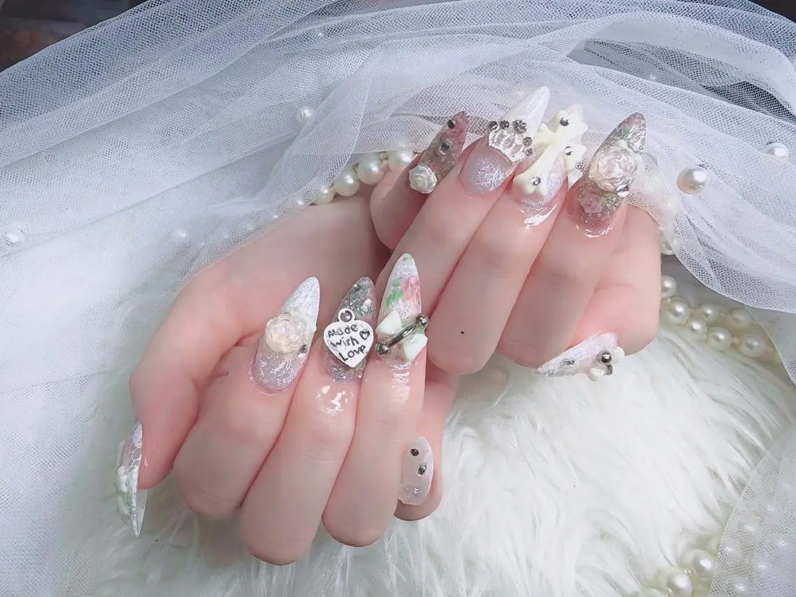 ネイル チークネイル フレンチネイル キラキラネイル 韓国ネイル マグネットネイル ハンドネイル Hbaby nailのネイルデザイン
