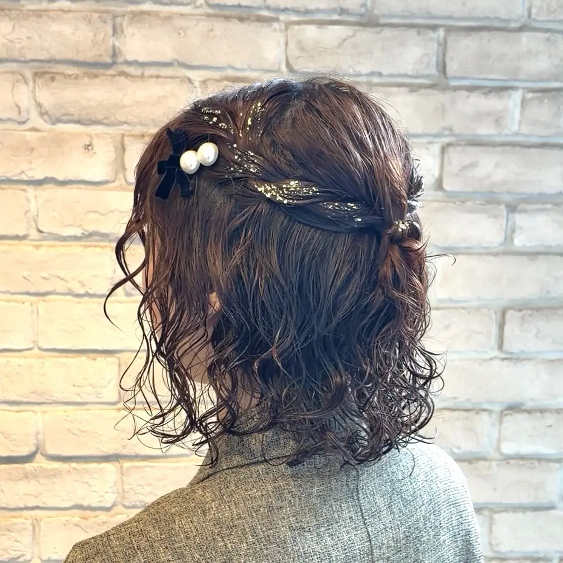ミディアム パーマ ヘアアレンジ ミディアムパーマ ヘアセット 横浜パーマ🌐ボブ✨ 暖色カラーもえかのヘアスタイル