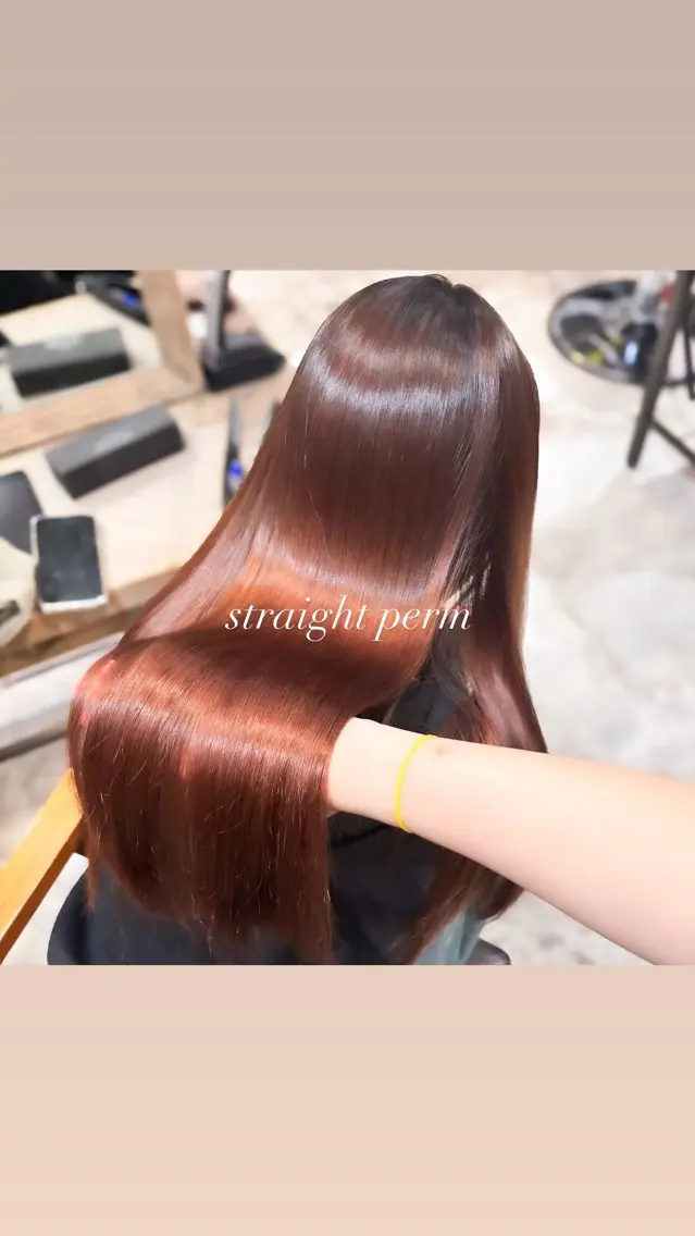 【新規】髪質改善ストレート+カット＋トリートメント※カットは鎖骨下の長さからご案内することができます⚪️の写真