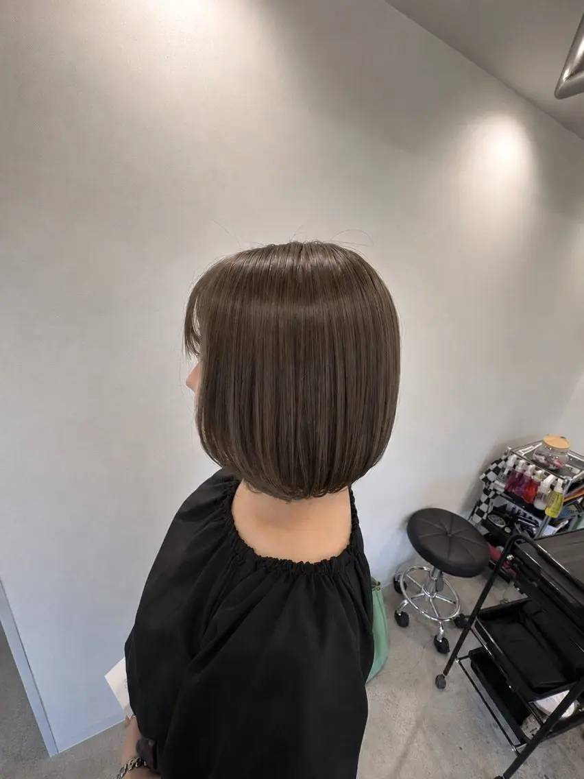 ショート カラー ベージュカラー ブリーチ ヘーゼル ブリーチなしカラー ヘアカラー トリートメント sweep 綾奈🐰🔑のヘアスタイル