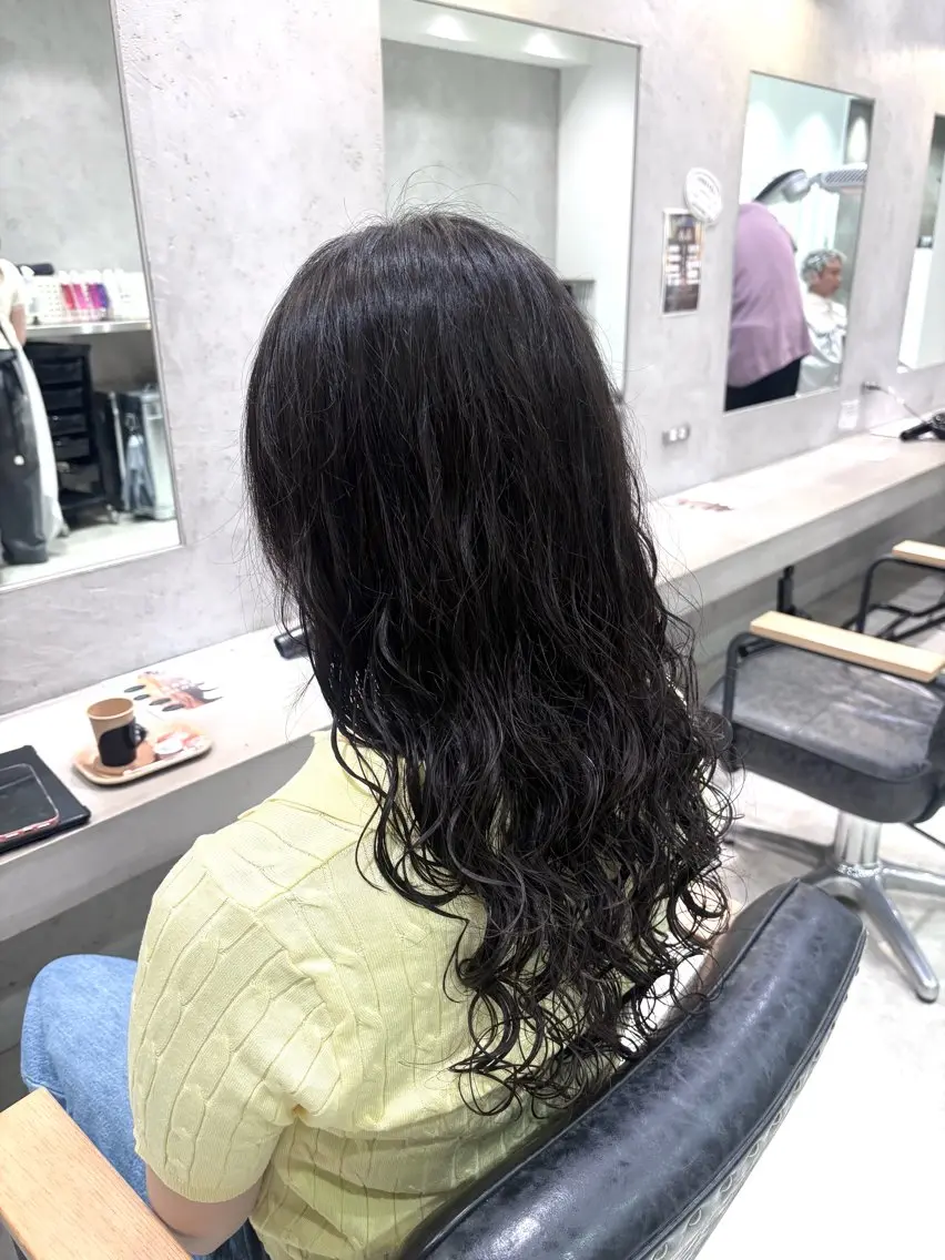 ロング パーマ カット パーマ 羽田 莉野のヘアスタイル