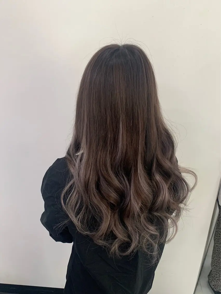 ロング ハイライト エクステ 三浦 美鈴のヘアスタイル