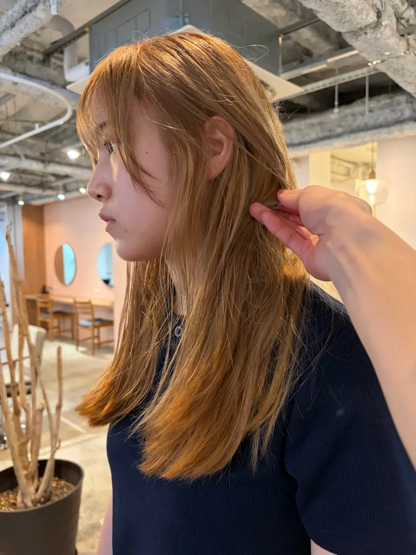 ロング カラー ブリーチ オレンジ ロング カット ヘアカラー yu maのヘアスタイル
