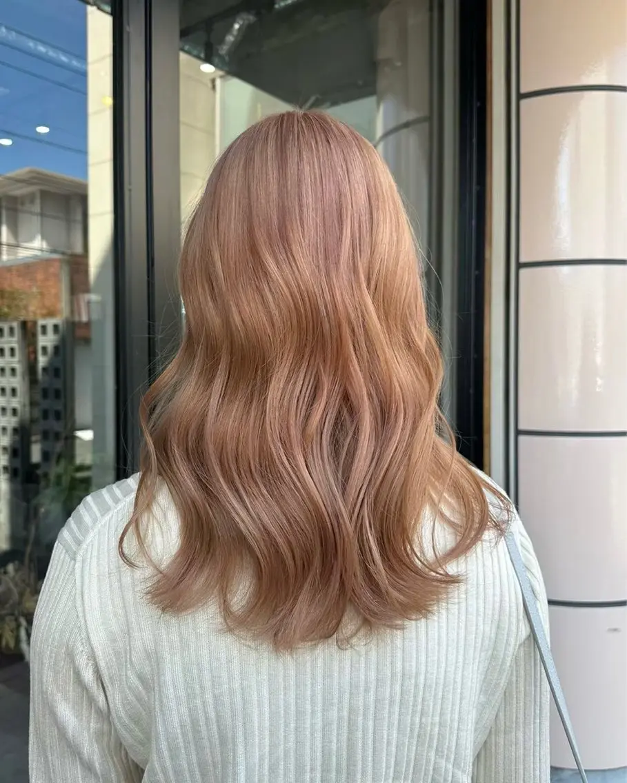 セミロング カラー ベージュカラー オレンジ オレンジベージュ ヘアカラー トリートメント ブリーチなし/暖色/ 透明感/ririkaのヘアスタイル