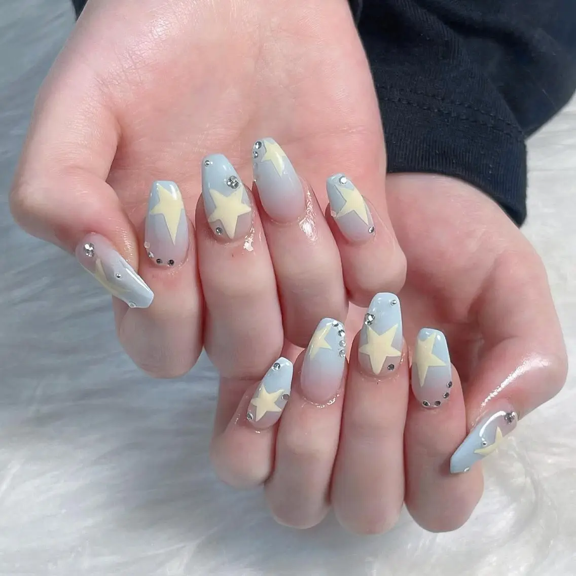 ネイル 長さ出し フレンチネイル グラデーション キラキラネイル 韓国ネイル ハンドネイル Hana Nail Salonのネイルデザイン