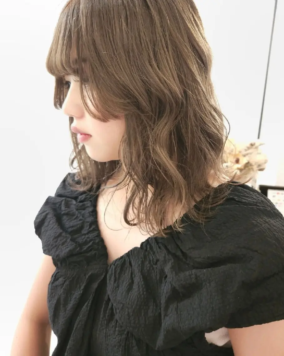 セミロング カラー ダブルカラー グレージュ nico ニコ🫧のヘアスタイル