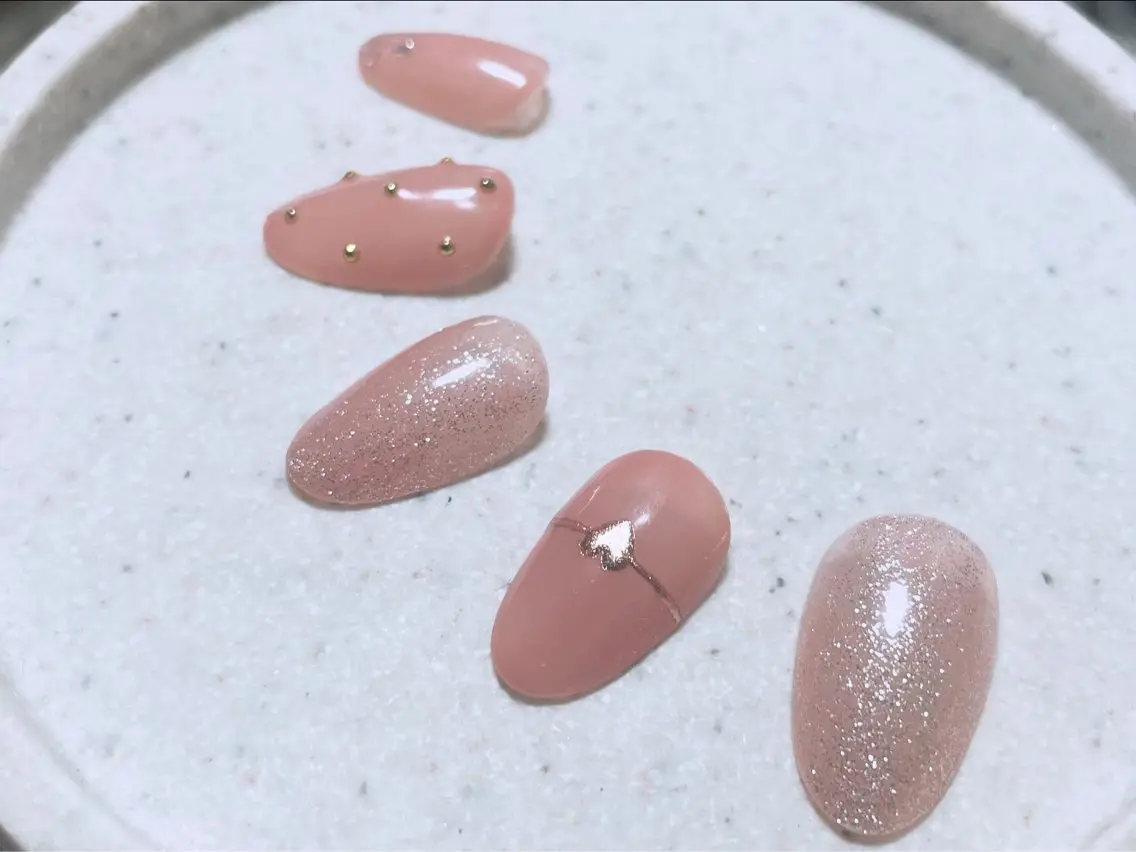 ネイル Rika🌼 シンプル•マグネットのネイルデザイン