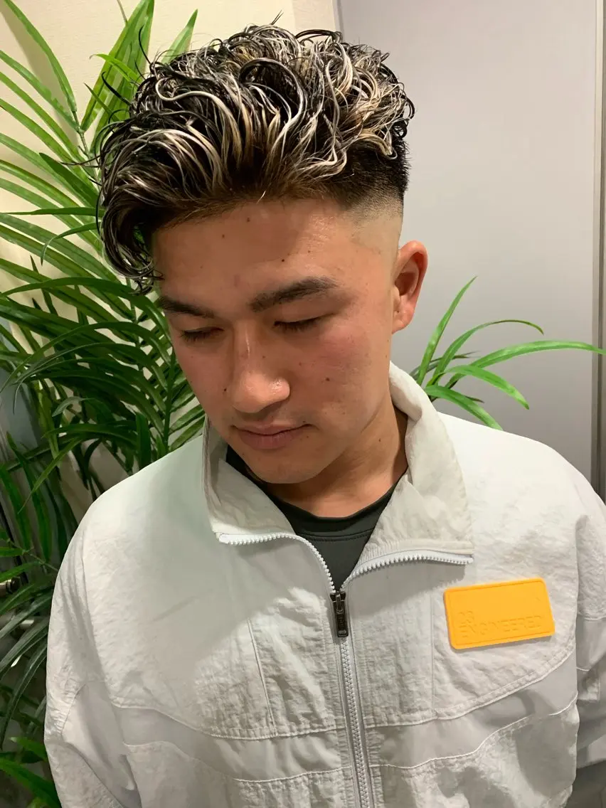 ショート カラー パーマ ハイライトカラー ハイライト カット ヘアカラー パーマ ヘアセット カラーなら川嶋宏旭✨ salonLEPIAのヘアスタイル