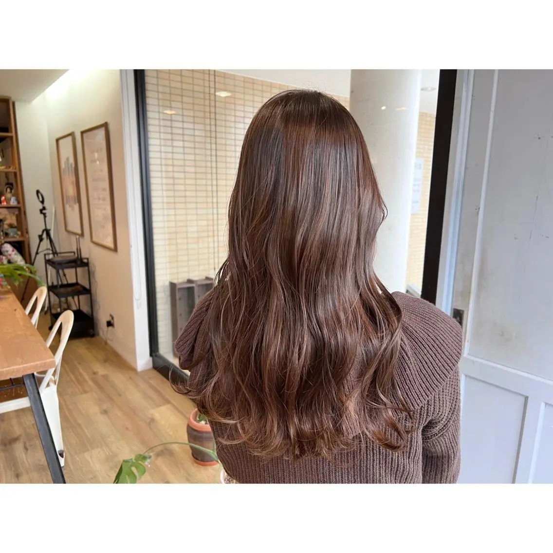 ロング カラー アッシュ ベージュカラー ヘアカラー トリートメント ツキダテ ユイのヘアスタイル